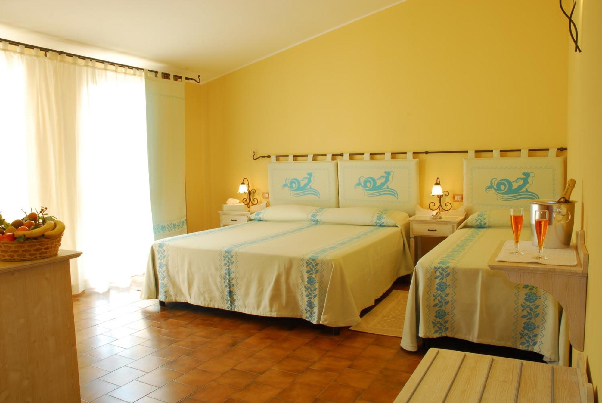 Le Nereidi Hotel & Residence Con Piscina-Tennis-Fitness-Parcheggio Coperto-Sala Conferenze La Maddalena  Pokoj fotografie