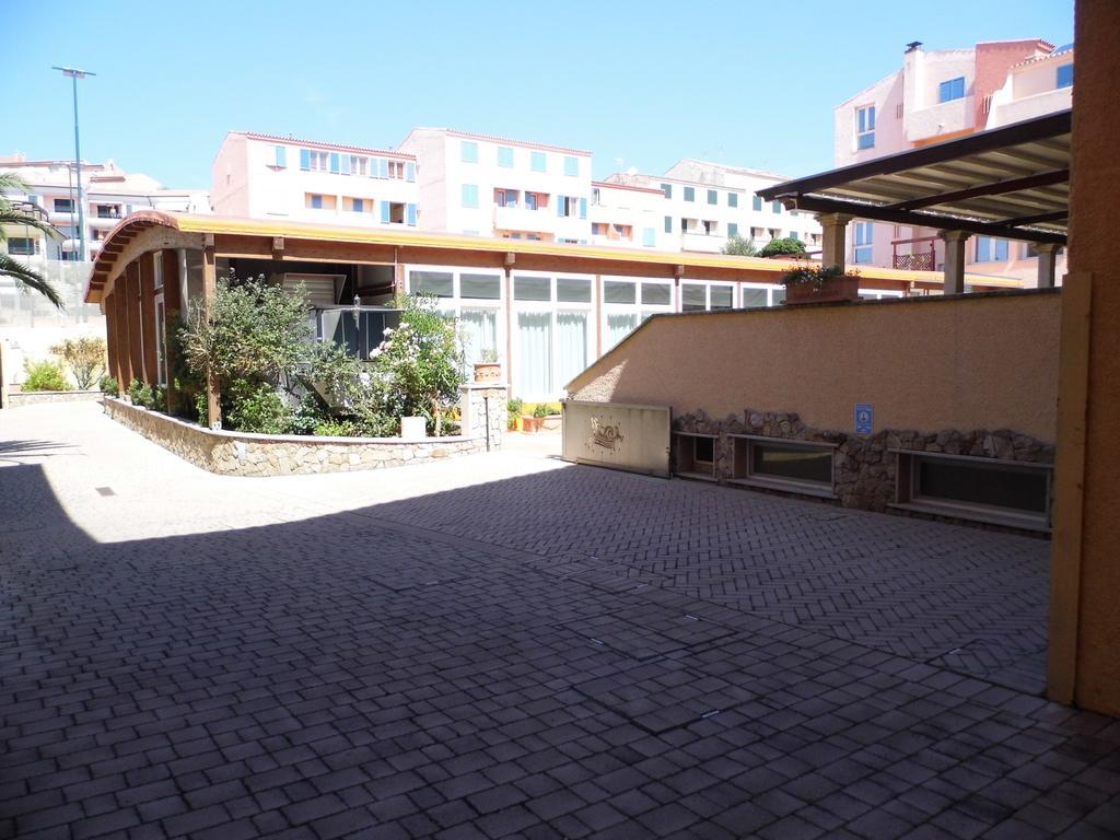 Le Nereidi Hotel & Residence Con Piscina-Tennis-Fitness-Parcheggio Coperto-Sala Conferenze La Maddalena  Exteriér fotografie